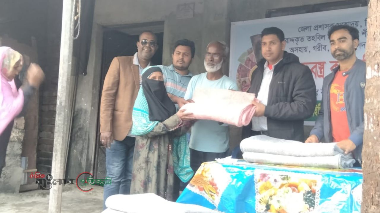 ডেভেলপমেন্ট ফর সোসাইটির কম্বল বিতরণনানা 