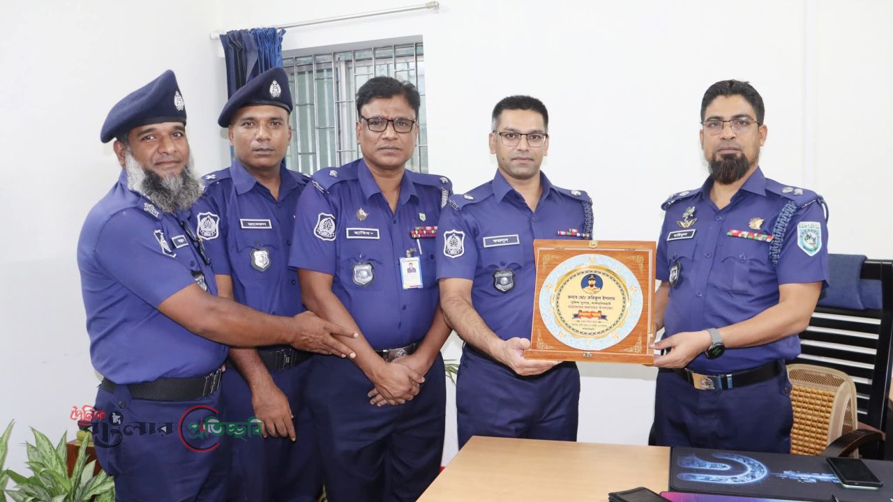 পুলিশ সুপার মহোদয় কর্তৃক লালমনিরহাট সদর সার্কেল অফিস বার্ষিক পরিদর্শন। 